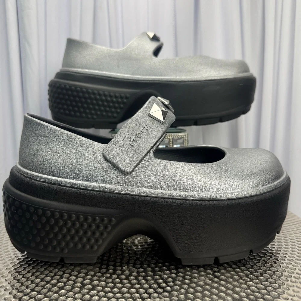 CROCS Metallic Silver Mary Jane Platform Clogs with Studded Strap Women’s Size 7